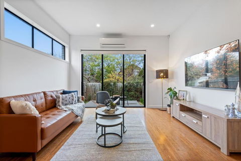 Modern 2-Bed Home In Brunswick With Courtyard - Holiday Adelaide 0