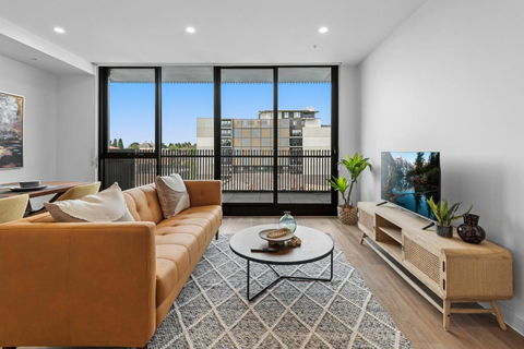 Modern Apartment On Burgundy Precinct & Parklands - Holiday Adelaide 0