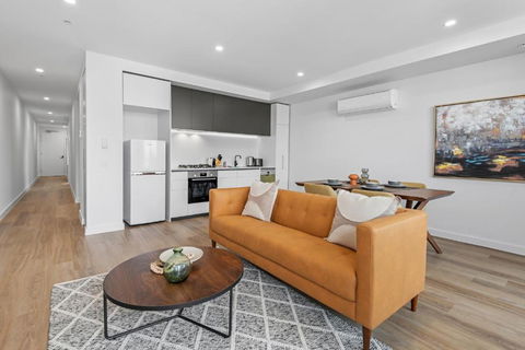 Modern Apartment On Burgundy Precinct & Parklands - Holiday Adelaide 2