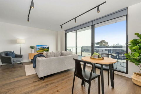 Modern Brunswick - Holiday Adelaide 0