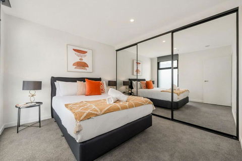 Modern Brunswick - Holiday Adelaide 3