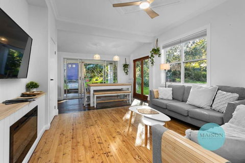 Modern Character Filled Cottage - Holiday Adelaide 0