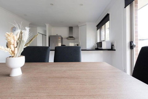 Modern Delight: Cosy Home With Parking - Holiday Adelaide 3