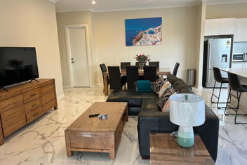 Modern House Between Airport And Sea with Holiday Adelaide
