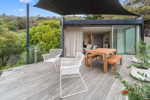 Modern Studio With Sweeping Views - Holiday Adelaide 0
