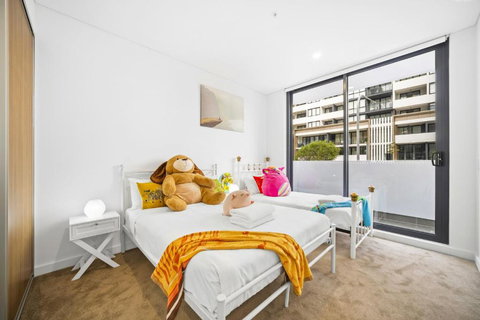 Modern Toy Style APT At Heart Kogarah - Holiday Adelaide 0