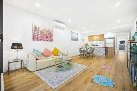 Modern Toy Style APT At Heart Kogarah - Holiday Adelaide 2