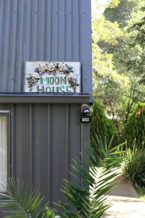 Moon House - Holiday Adelaide 0