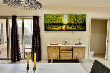 Morden Elegant 4 Bedroom House with Holiday Adelaide