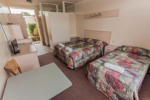 Moruya Waterfront Hotel Motel - Holiday Adelaide 3