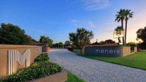 Motel Meneres - Holiday Adelaide 0