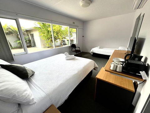 Mount Beauty Motor Inn - Holiday Adelaide 0