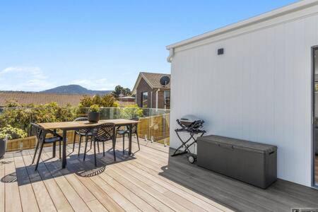 Mountain View Villa-close To Shops-10min To CBD - Holiday Adelaide 0