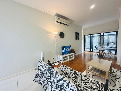 Mt Waverley Spacious 2br2ba Parking Wifi Balcony - Holiday Adelaide 1