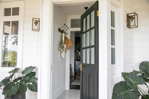 Narraweema Guesthouse - Historic Luxury BnB Retreat - Holiday Adelaide 2