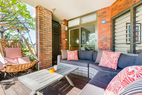 Nautilus Beachfront Villas & Spa - Holiday Adelaide 1