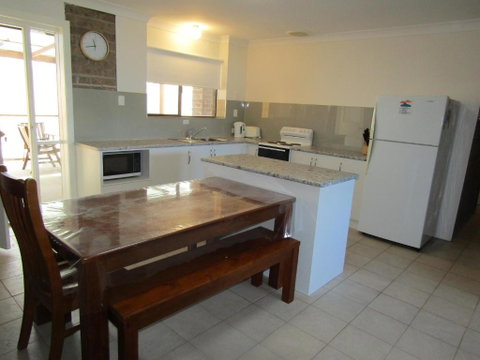 Nelson House - Holiday Adelaide 2