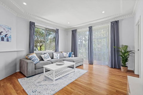 NEW Sailors Cove Pet Friendly - Holiday Adelaide 0