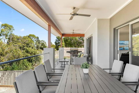 NEW - Sunrise Waters Holiday House - Holiday Adelaide 3