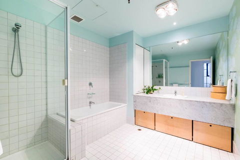 New York Style Loft On Flinders Lane With Parking - Holiday Adelaide 1