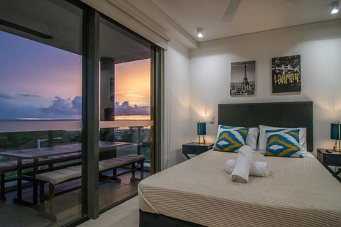 NEW - ZEN AT THE WATERFRONT - Luxury Waterfront Holiday Home For Families & Friends - Holiday Adelaide 0