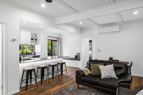 New Modern 2 Bedroom Mountain Retreat Escape - Holiday Adelaide 3