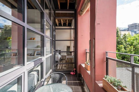 New York Style Apartment In Chippendale NSW - Holiday Adelaide 1