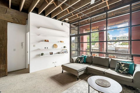 New York Style Apartment In Chippendale NSW - Holiday Adelaide 3