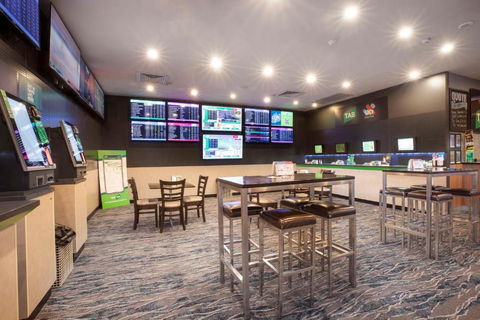 Nightcap At Dalrymple Hotel - Holiday Adelaide 3