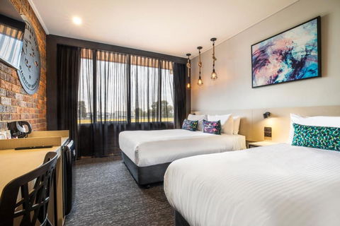 Nightcap At Millers Inn - Holiday Adelaide 1