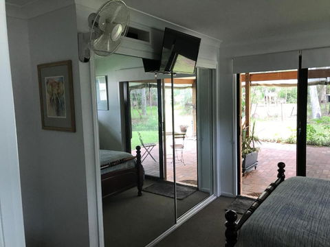 Noosa Lake Weyba - Holiday Adelaide 3