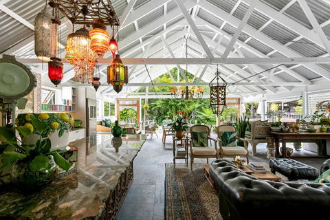 Noosa Valley Manor B&B - Holiday Adelaide 0