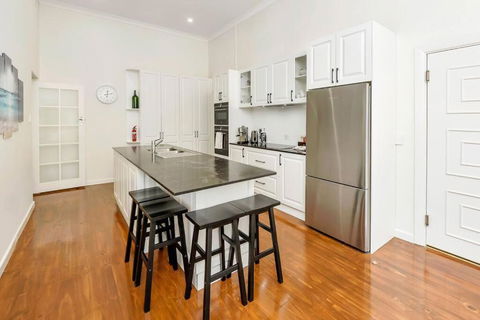 Normanville, Large Historic Three Bedroom Home - Holiday Adelaide 2