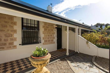 North Adelaide Row Cottage Monte with Holiday Adelaide