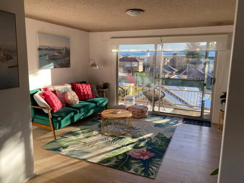 North Beach Getaway - Holiday Adelaide 0