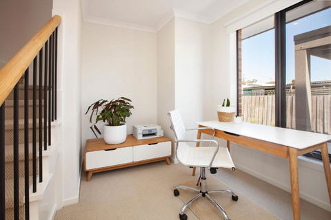 Northside Townhouse Geelong - Holiday Adelaide 3