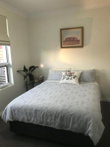 Not Quite The Ritz - Holiday Adelaide 1