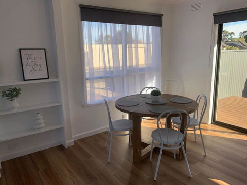 Nth Central 4BR Reno W WiFi - Holiday Adelaide 2