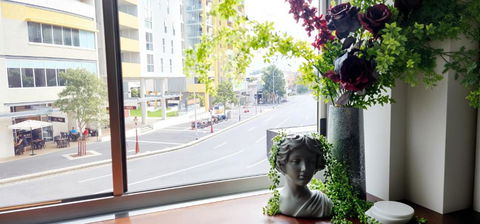 NYC Loft Brisbane, Free Parking! - Holiday Adelaide 1