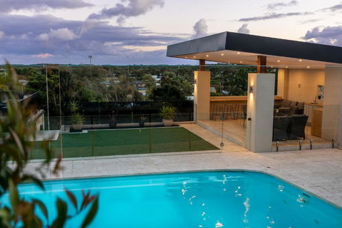 OASIS ON SUNSET - Tranquility Close To The Ocean - Holiday Adelaide 1