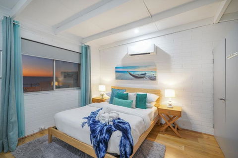 OCEA84 - Quinns Beach Shack: Ocean Views - Holiday Adelaide 2