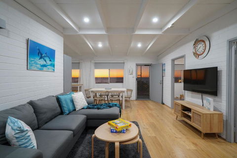 OCEA84 - Quinns Beach Shack: Ocean Views - Holiday Adelaide 3