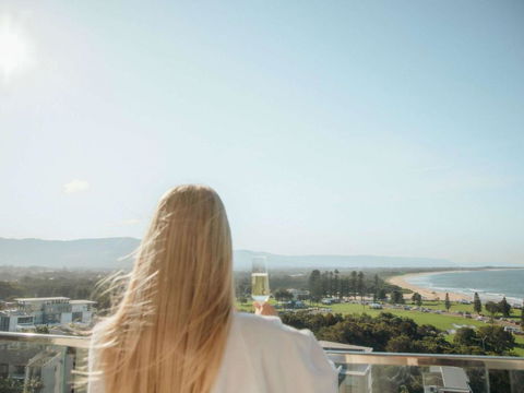 Novotel Wollongong Northbeach - Holiday Adelaide 3