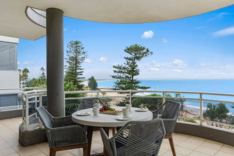 Ocean Vista Escape - A Lofty Beachfront Penthouse - Holiday Adelaide 1