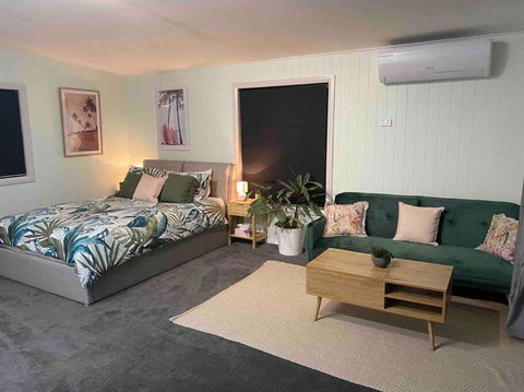 On Track Getaway - Holiday Adelaide 1