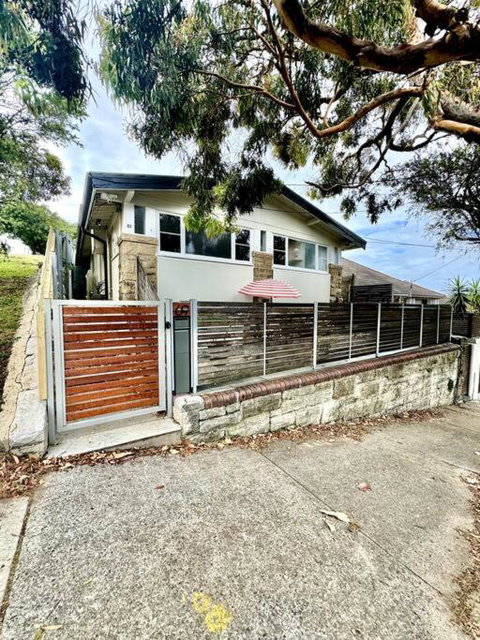 One Bed Apartment - Coogee Beach - Holiday Adelaide 0