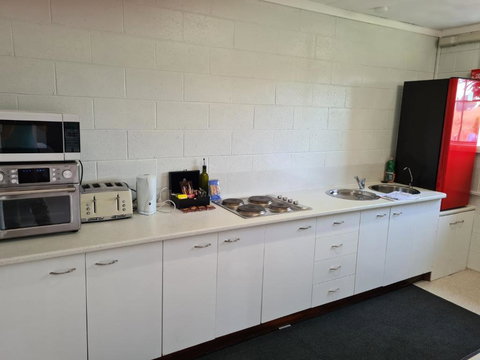 Orchard 2 Bedroom Apartment In Devonport - Holiday Adelaide 2