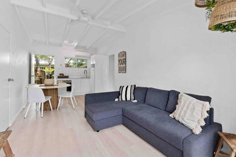PA2 Stunning Sunshine Beach Apt Pets Welcome - Holiday Adelaide 0