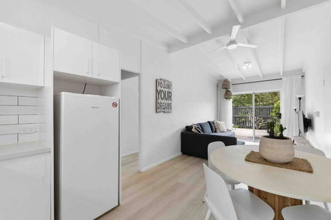 PA2 Stunning Sunshine Beach Apt Pets Welcome - Holiday Adelaide 1