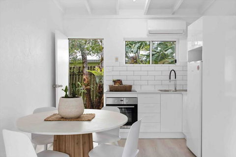 PA2 Stunning Sunshine Beach Apt Pets Welcome - Holiday Adelaide 2